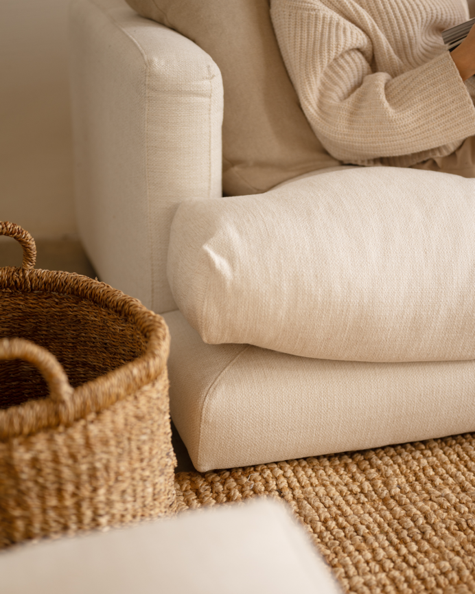 Gerade weiße cremefarbene Sofa, 325x105cm.