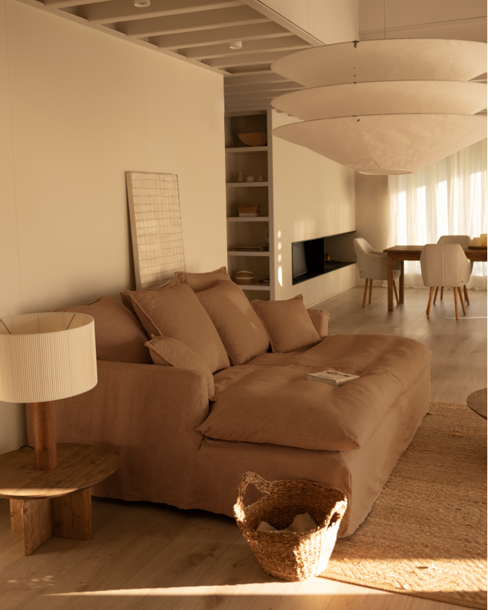 Langes Sofa aus Baumwolle und Leinen, abnehmbarer Bezug in Ziegelrot, in verschiedenen Größen.
