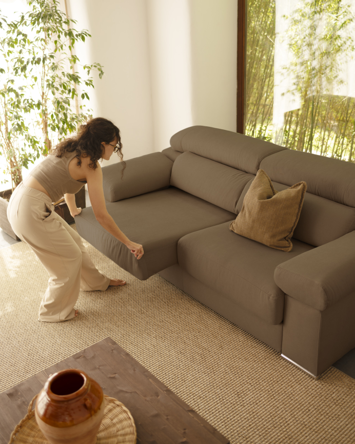Braunes Sofa in verschiedenen Größen