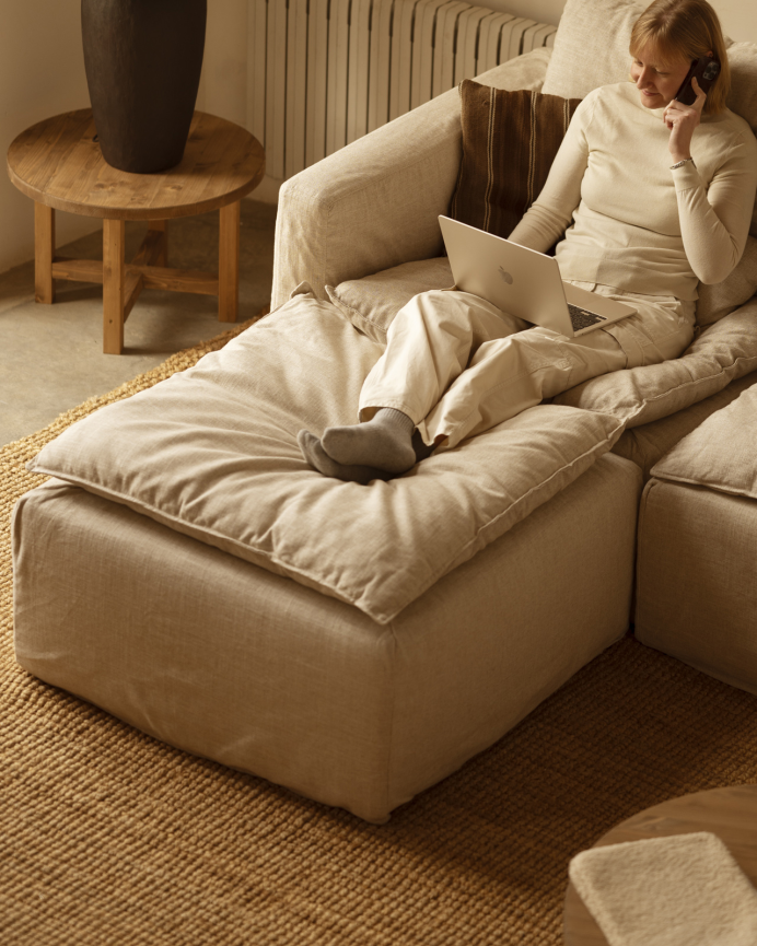 Modulares 3-Sitzer-Sofa mit abnehmbarem linken Chaiselongue aus Baumwolle und Leinen in Beigefarben, Maße 285x185 cm.