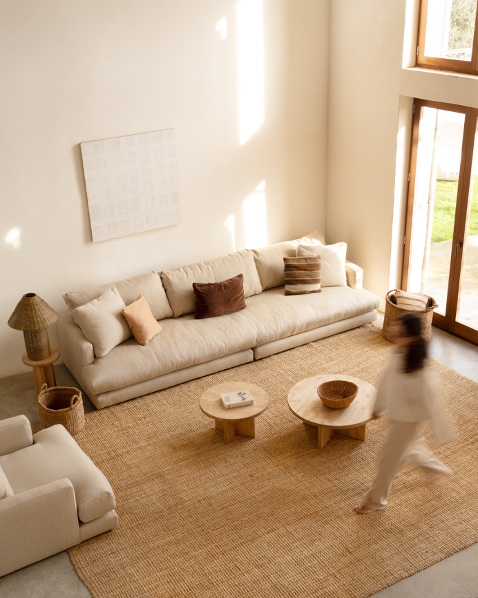 Gerades beigefarbenes Sofa 325x105cm