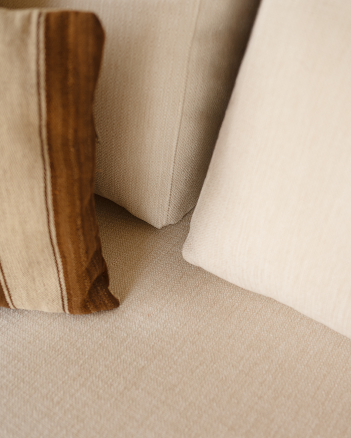 Schlafsofa in Weiß, 185x95 cm.