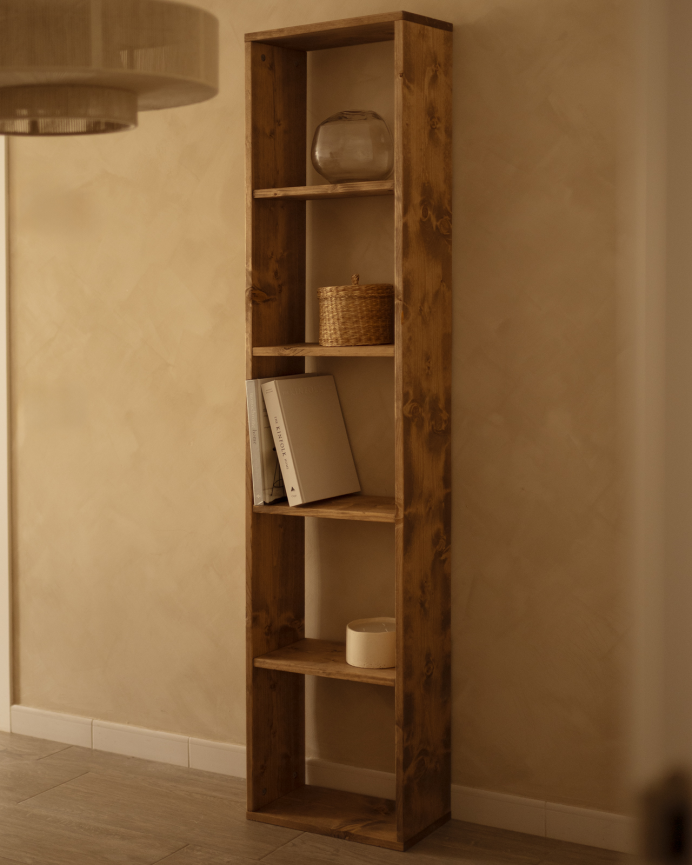 Estanteria de madera maciza en tono roble oscuro con 4 estantes
