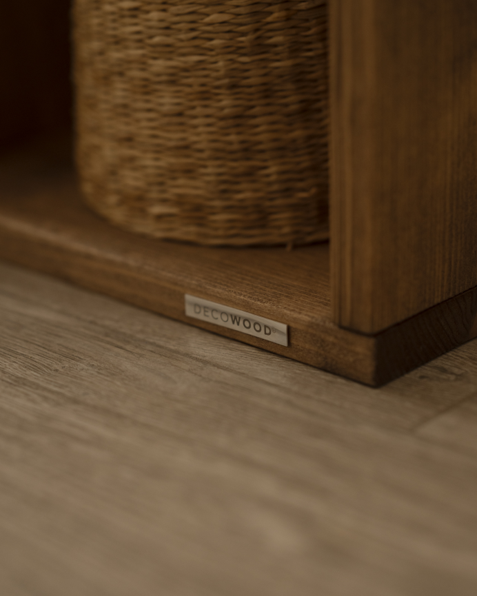 Estanteria de madera maciza en tono roble oscuro con 1 estante