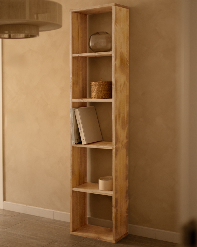 Estanteria de madera maciza en tono roble medio con 4 estantes