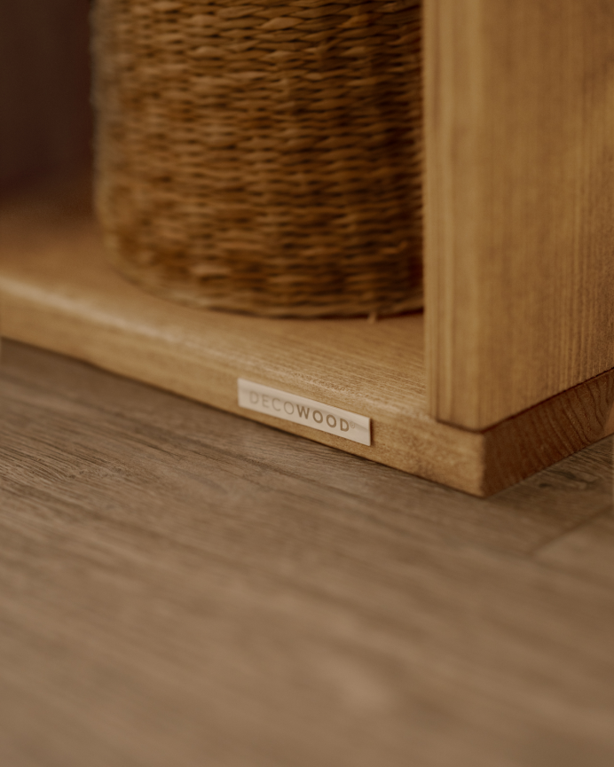 Estanteria de madera maciza en tono roble medio con 3 estantes