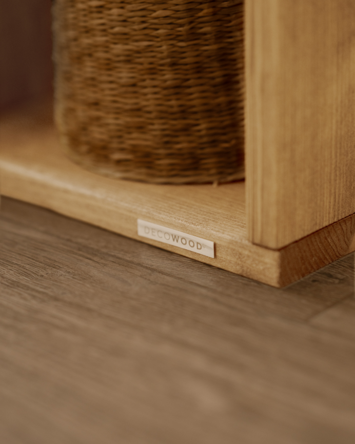 Estanteria de madera maciza en tono roble medio con 1 estante
