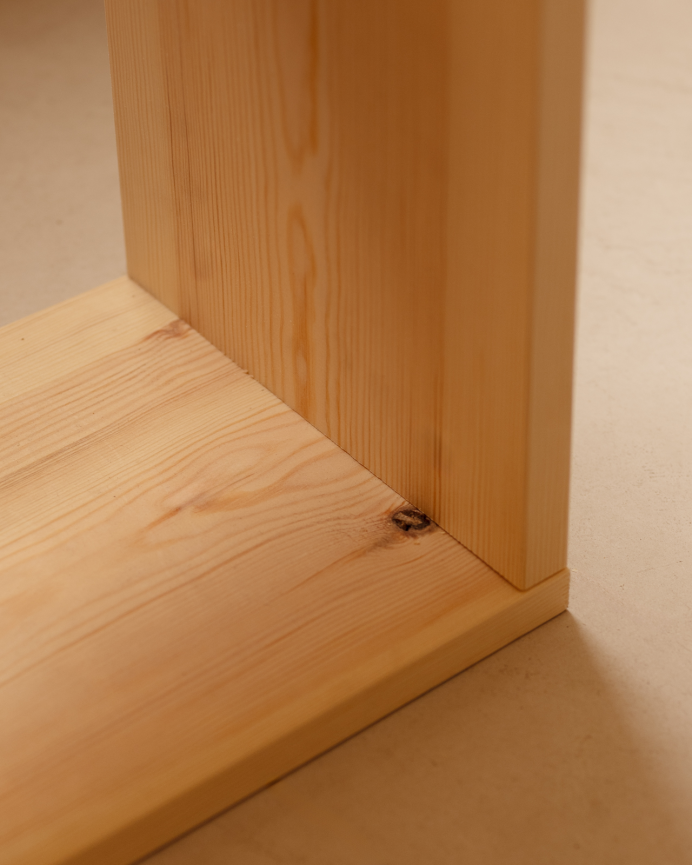 Estanteria de madera maciza en tono natural