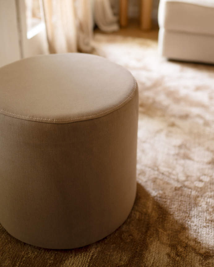 Pouf in Taupe-Ton in 44x42cm