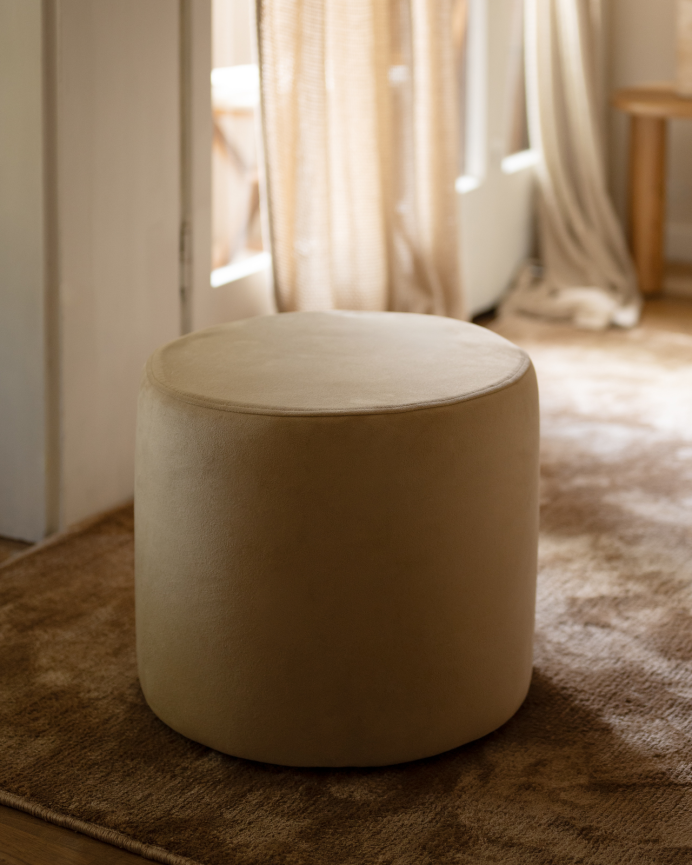 Puf in beige Ton in 44x42cm