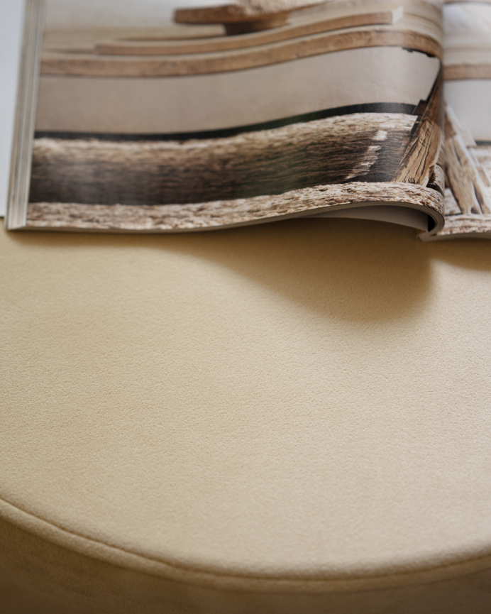Puf in beige Ton in 60x34cm