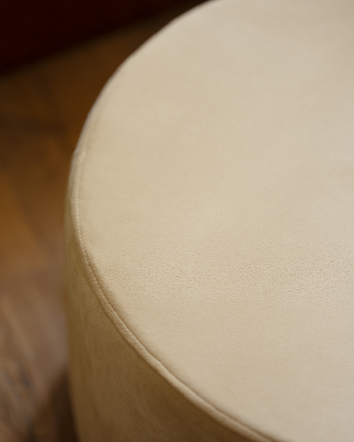 Puf in beige Ton in 60x34cm