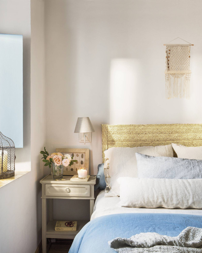 Natural esparto headboard available in several sizes.
