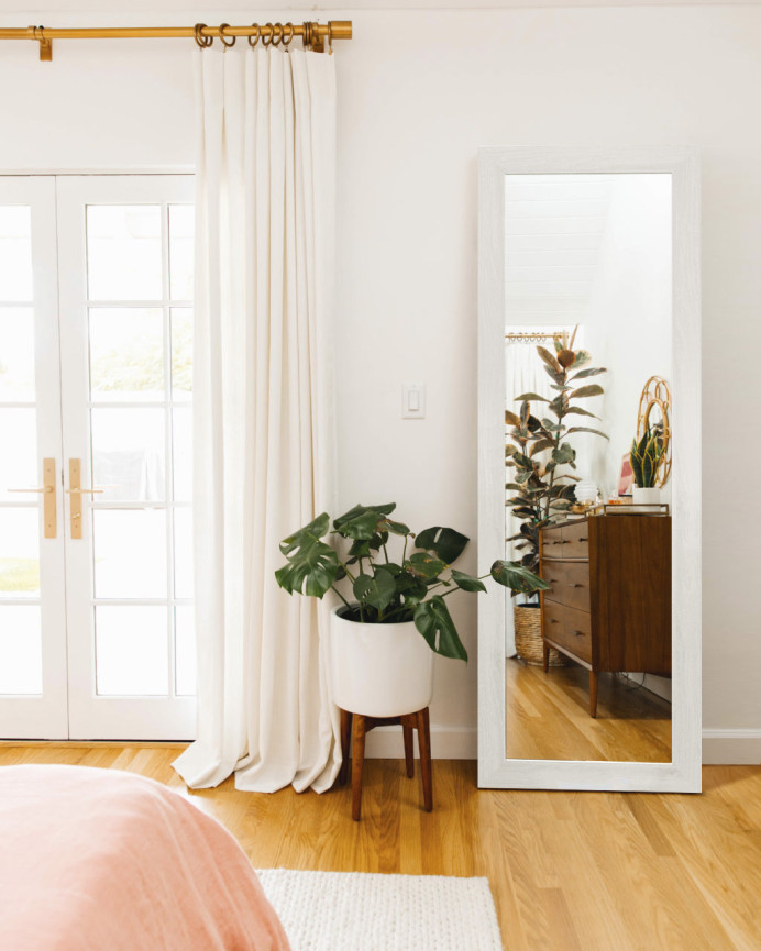 White wooden mirror of various sizes