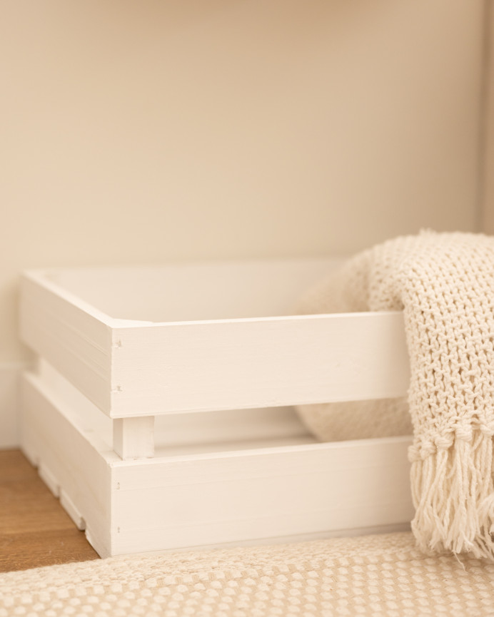 Solid wood medium-sized white tone wooden box