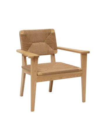 Armchair with elm wood frame and seat made of natural fiber, measuring 84x83cm.