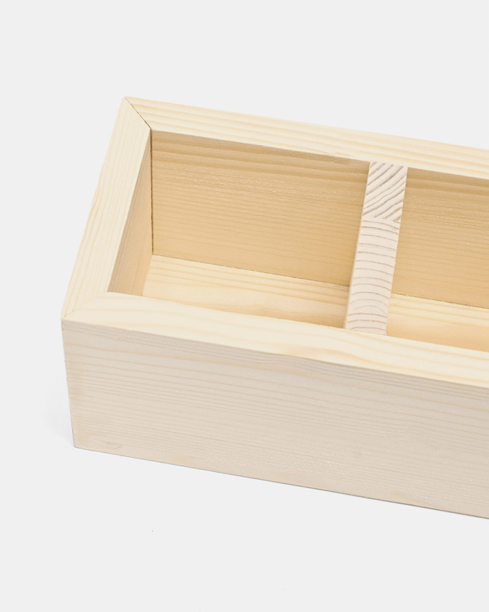 Organizer with four natural tone solid wood compartments of 10x40cm.