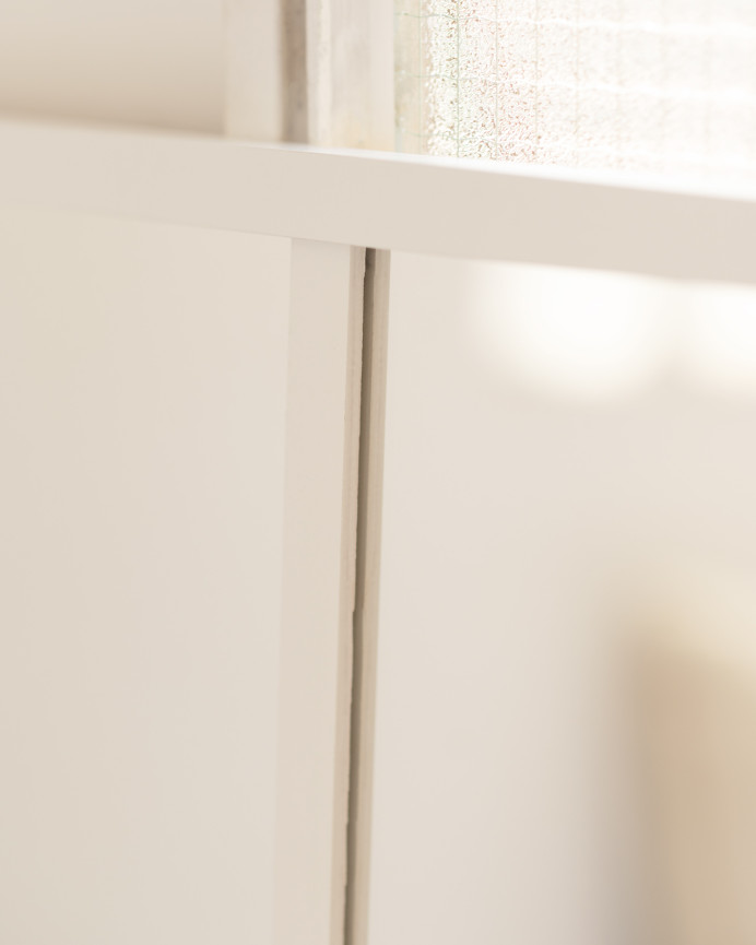 Wooden mirror in white color, 90x60cm.