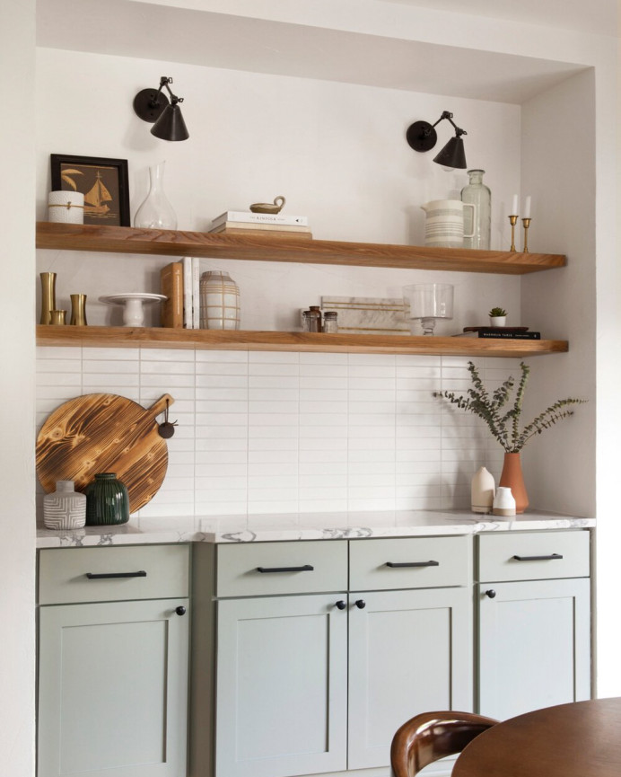 Pack of 2 floating solid wood shelves with dark oak finish in various sizes