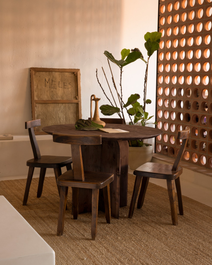 Round solid wood dining table in walnut tone, 110cm.