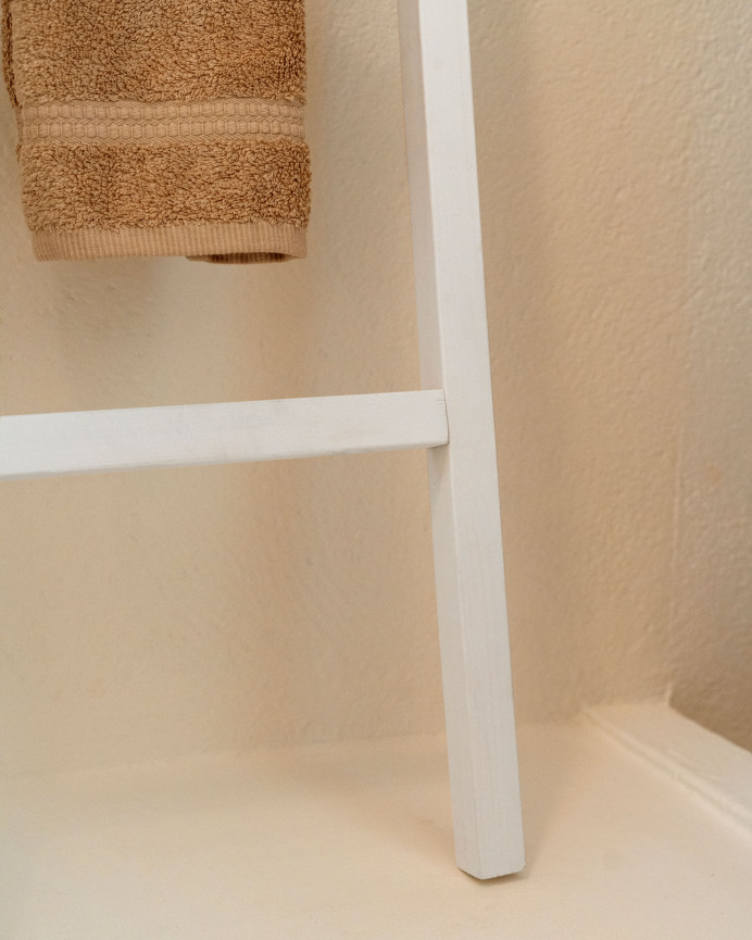 Solid white wooden staircase of 41x118x4cm