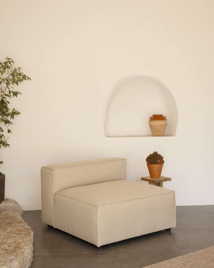 Brown beige armchair of 110x90cm.