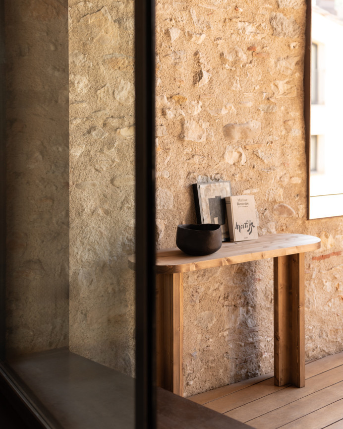 Solid dark oak wood console table measuring 120x80cm