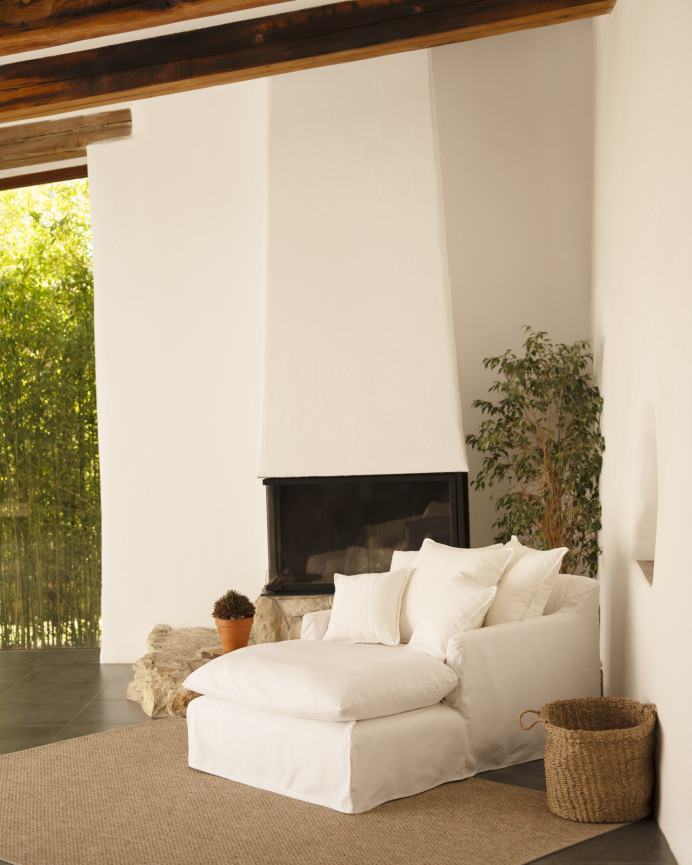 Cotton and linen white armchair cover measuring 115x170cm