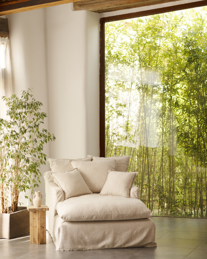 Cover for a beige cotton and linen armchair measuring 115x170cm.