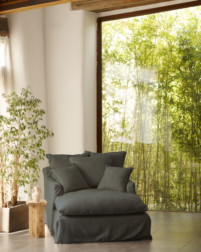 Cover for a blue cotton and linen armchair measuring 115x170cm.