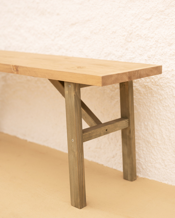 Solid wood bench in green tone of various sizes.