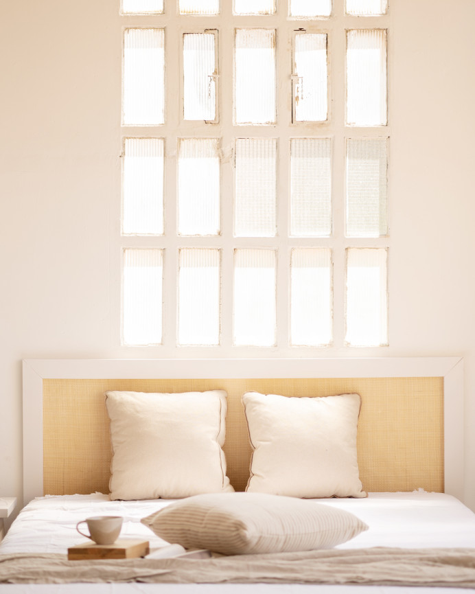 Solid wood headboard in white tone in various sizes.