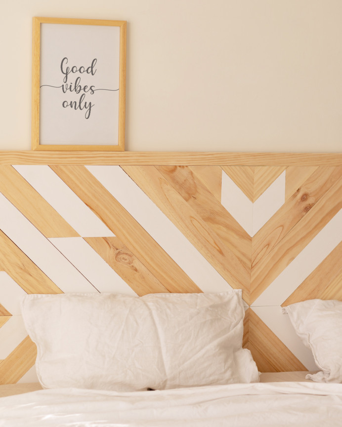 Solid wood ethnic style headboard in natural and white tones measuring 80x165cm.