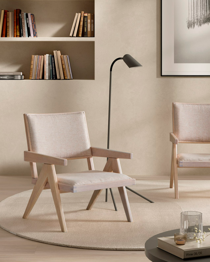 Solid wood armchair with foam and fiber seat in white color, measuring 75x61cm