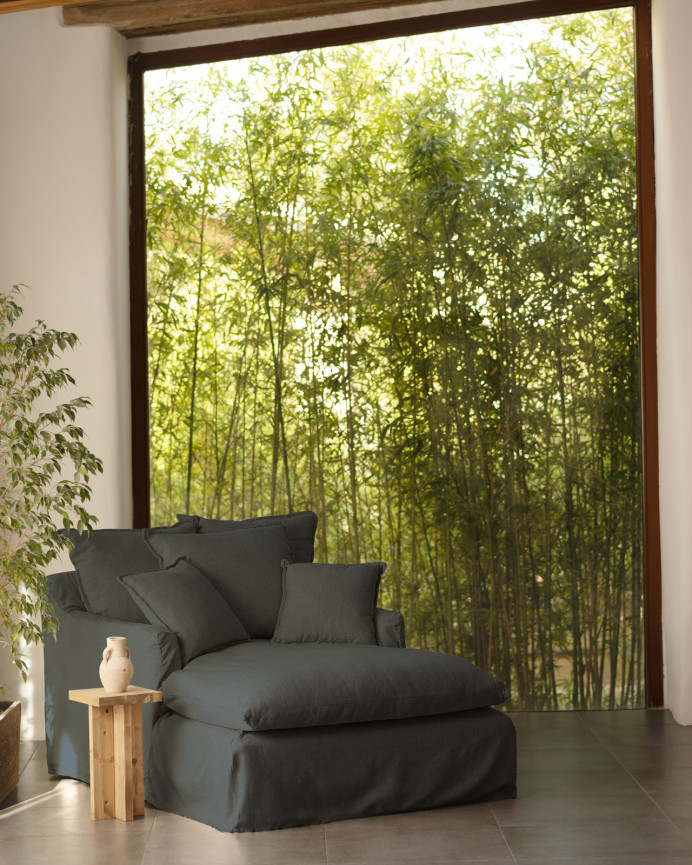 Cover for a blue cotton and linen armchair measuring 115x170cm.
