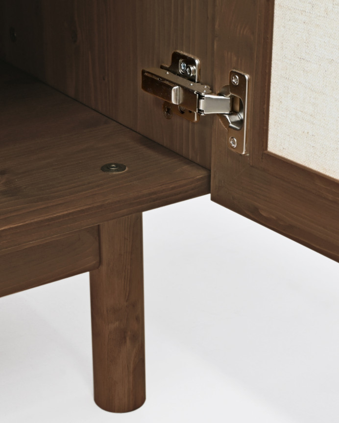 Solid wood TV cabinet with linen fabric, 2 doors in walnut tone, measuring 150x40cm.