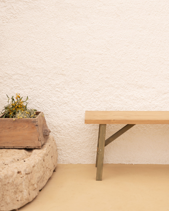 Solid wood bench in green tone of various sizes.