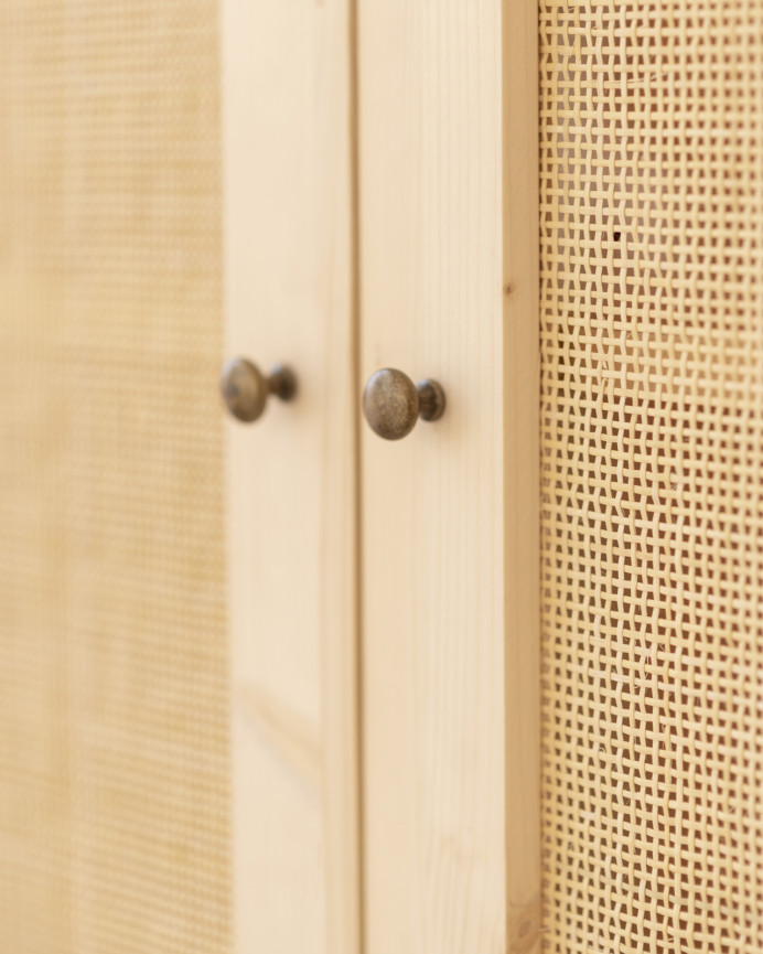 Wardrobe made of fir wood and rattan cane weaving, measuring 180x80cm.