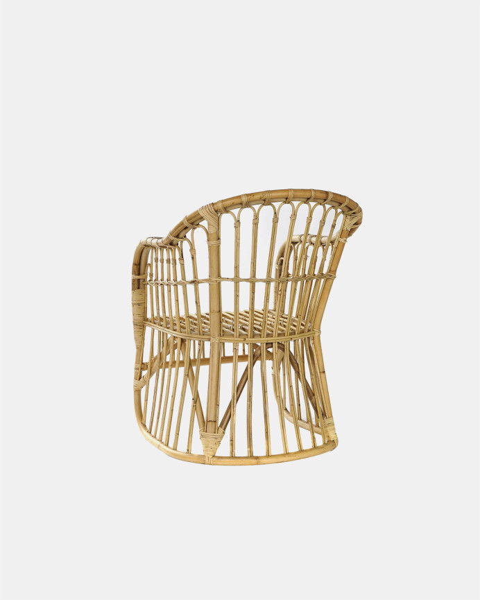 Cane and natural fiber armchair measuring 83x62cm