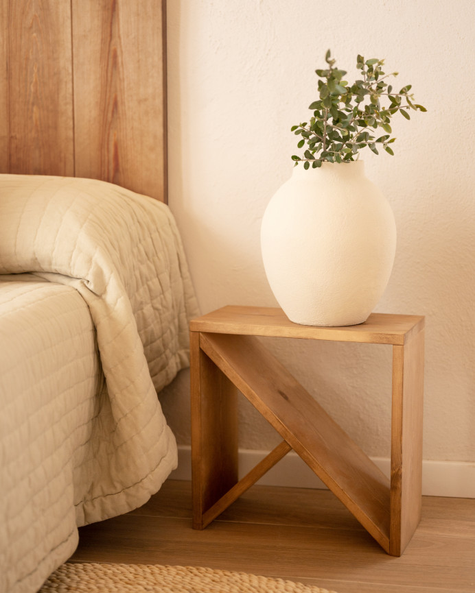 Pack 2 solid dark oak wood side tables in various sizes.