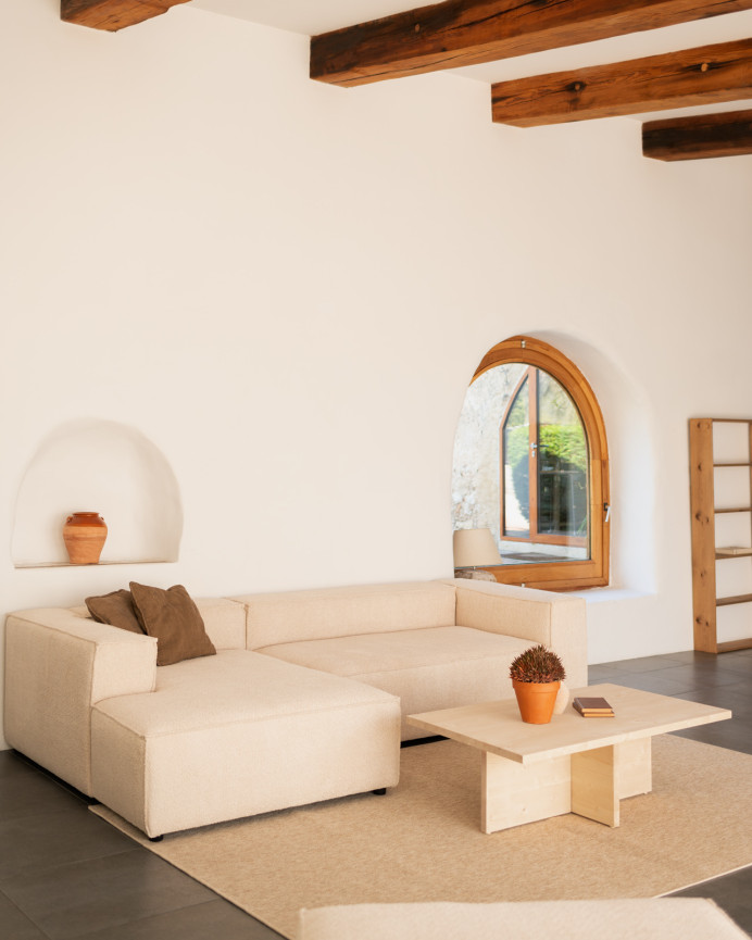 Solid wood coffee table in a natural tone of 120x70cm