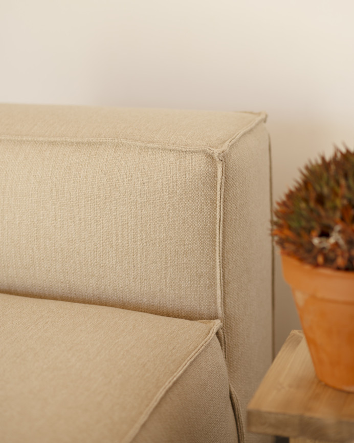 Brown beige armchair of 110x90cm.