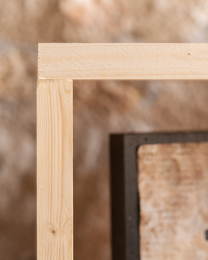 Solid wood shelf in natural tone, measuring 180x60cm.