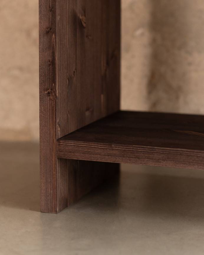 Solid walnut wood bookshelf measuring 180x140cm.