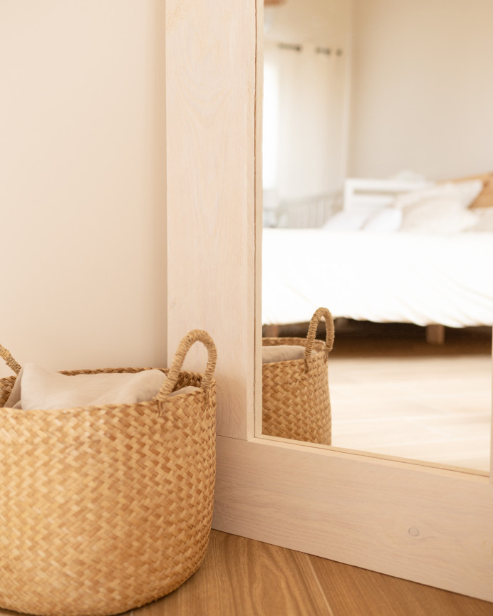 Solid wood effect white mirror measuring 165x65cm