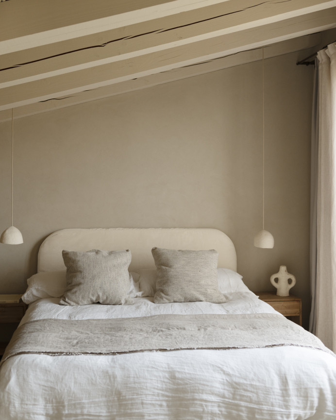 Cover for off-white velvet headboard in various sizes.