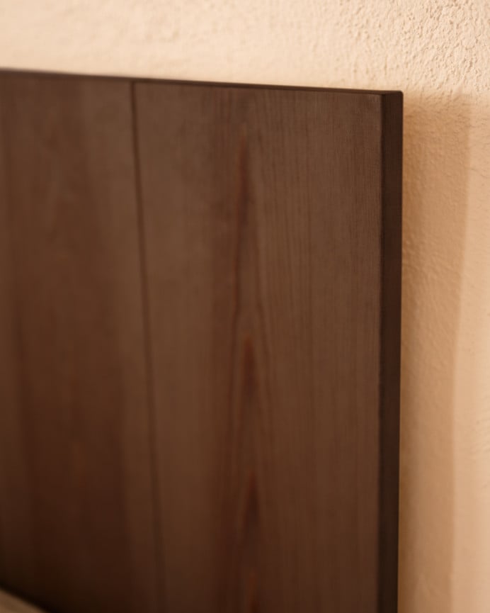 Pack solid walnut wood headboard and bedside tables in various sizes.