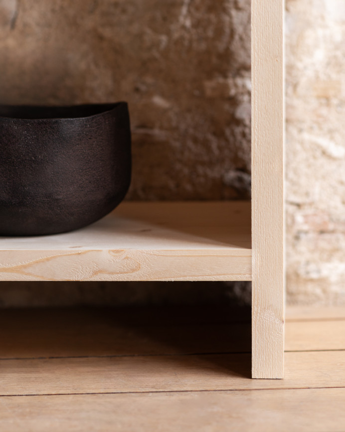 Solid wood shelf in natural tone, measuring 180x60cm.