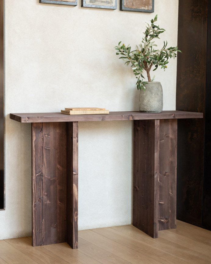 Solid walnut wood console table measuring 120x80cm.