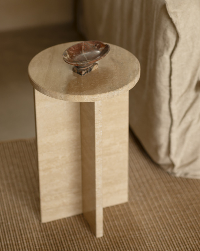 Travertine marble round side table with a diameter of 28cm